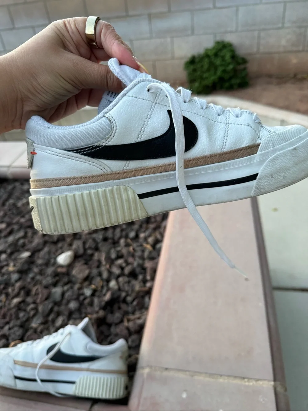 Nike Court Legacy Lift white black platform Low-Top Sneakers